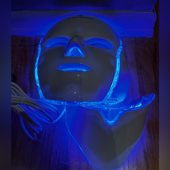Evertone Omniglow LED Face and Neck Mask - Picture 16 of 17